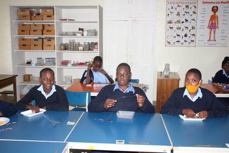 OUR-STUDENTS-ARE-LEARNING-TO-MAKRE-BEADS